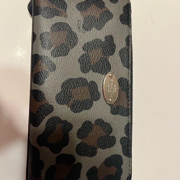 Coach purse and wallet - Picture 2 of 6